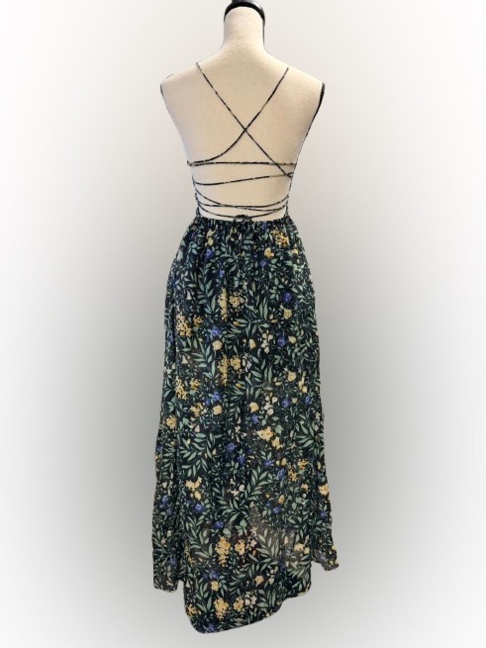 ASTR The Label Stasia Floral Smocked Maxi Dress Black Multi Lace Back Medium - Picture 2 of 10